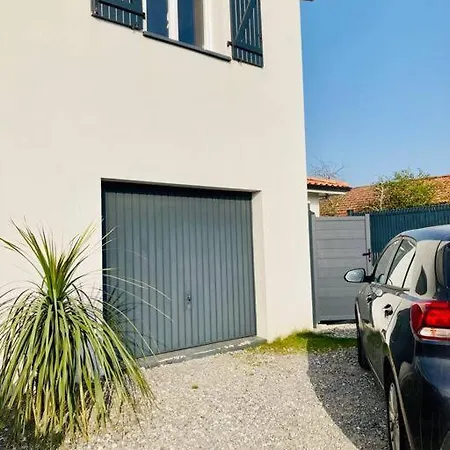 : Maison Moderne Proche Et Centre * 온드라스