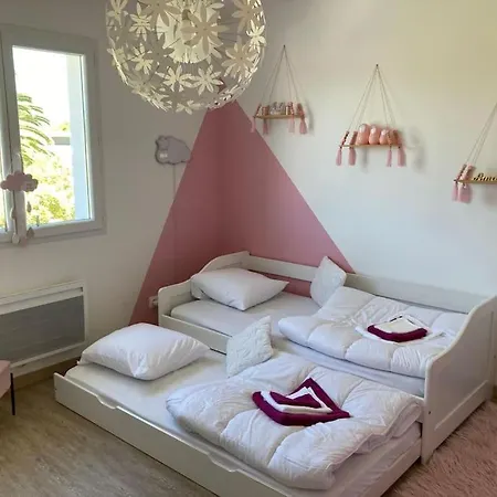Holiday home : Maison Moderne Proche Et Centre