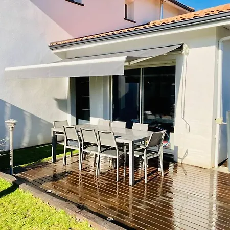 : Maison Moderne Proche Et Centre Holiday home *